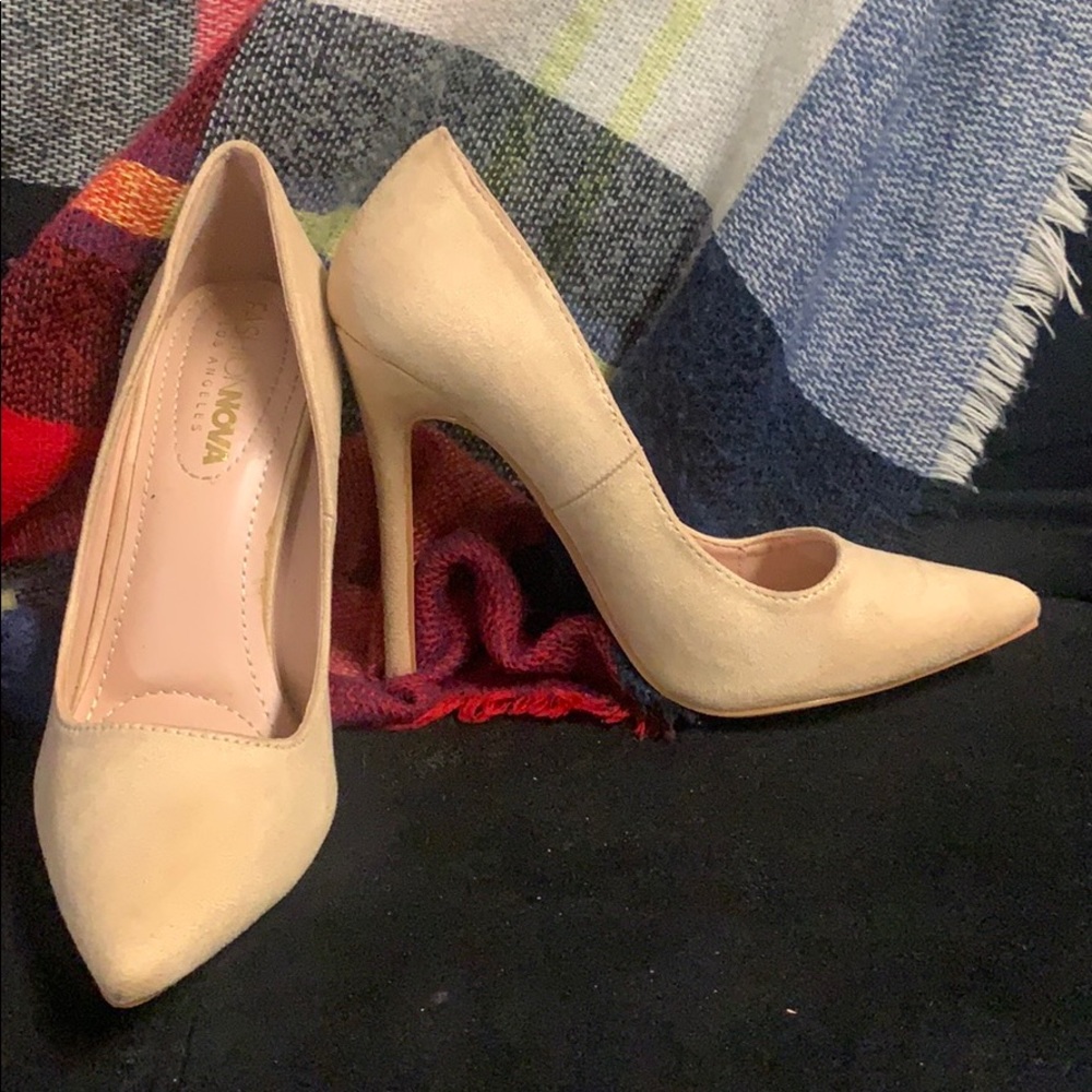 Nude pumps. Worn once. from fashion nova
